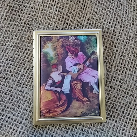 none Accessories - Vintage style women photos case.